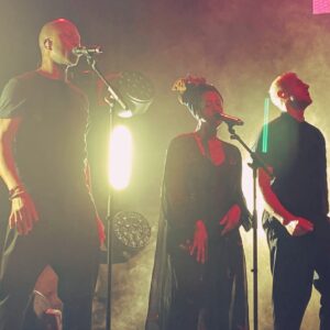 Backing singers Louise Marshall, Simon King and Bryan Champers during 'Torch'. (Picture taken by Sabine Conradi)