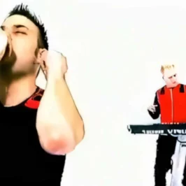 Colony 5 - Plastic World