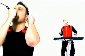 Colony 5 - Plastic World