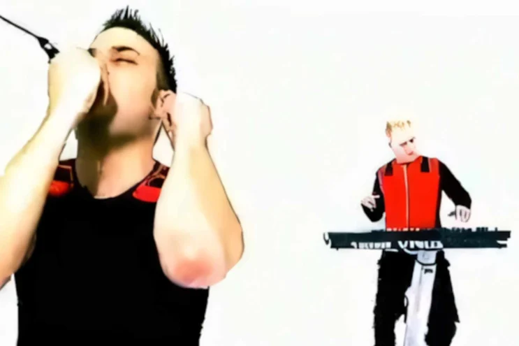 Colony 5 - Plastic World