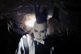 Daniel Knutz - The Cave