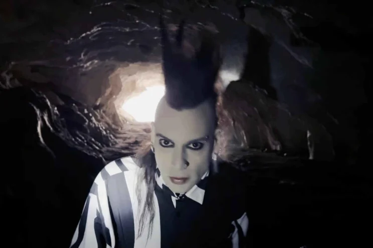 Daniel Knutz - The Cave