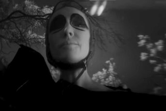 IAMX - Artificial Innocence