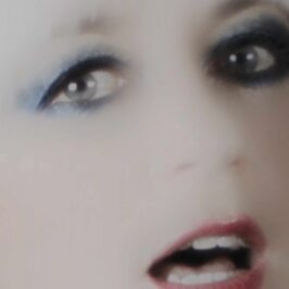 Ladytron - Sing