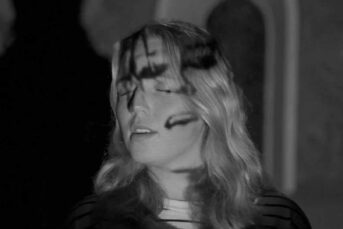 Piston Damp - To My Knees