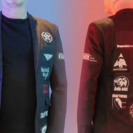 Synth Pop Battle Jacket – When black elegance meets pure band culture